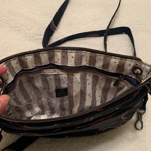 Lug Swivel Rainbow Bag - Picture 5 of 5